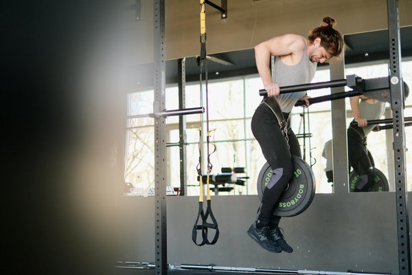 Défiez la gravité : votre poids comme outil de musculation